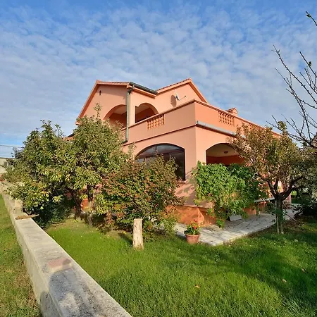 L.p.m. Apartment Nin