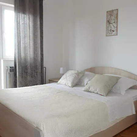 Apartment L.p.m. Nin