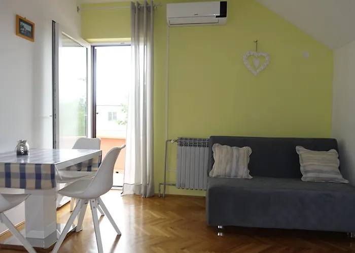 L.p.m. شقة نين