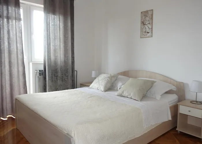 شقة L.p.m. نين